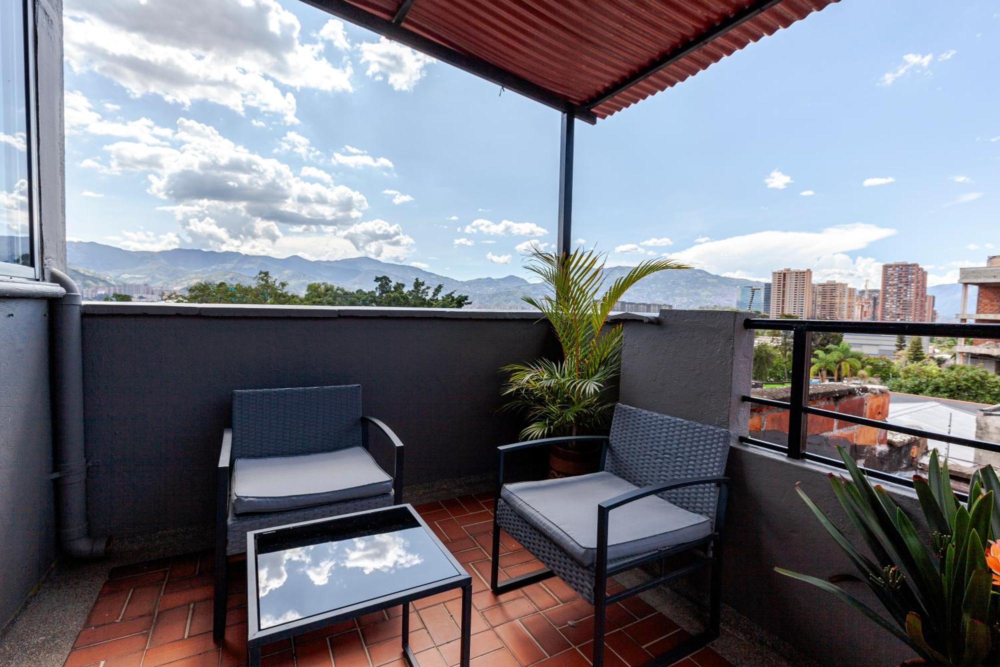 Poblado Guest House Medellin Exterior photo