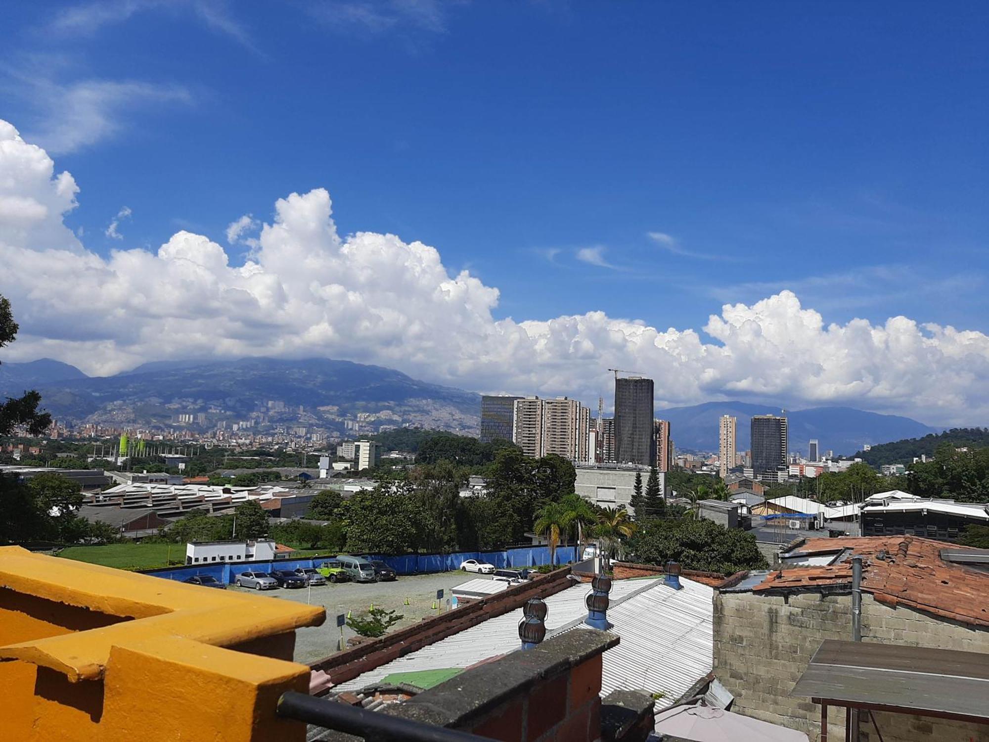 Poblado Guest House Medellin Exterior photo