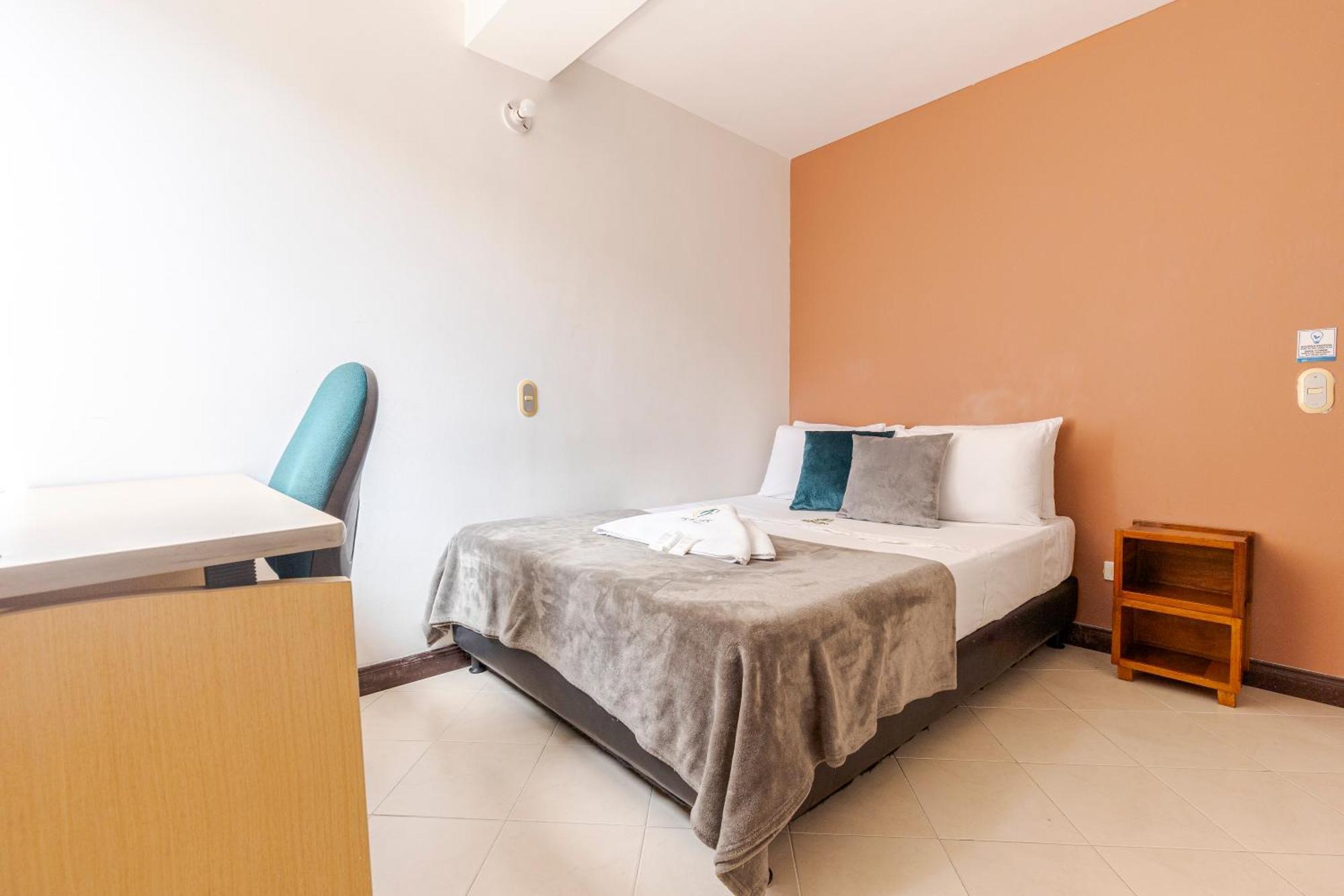 Poblado Guest House Medellin Room photo