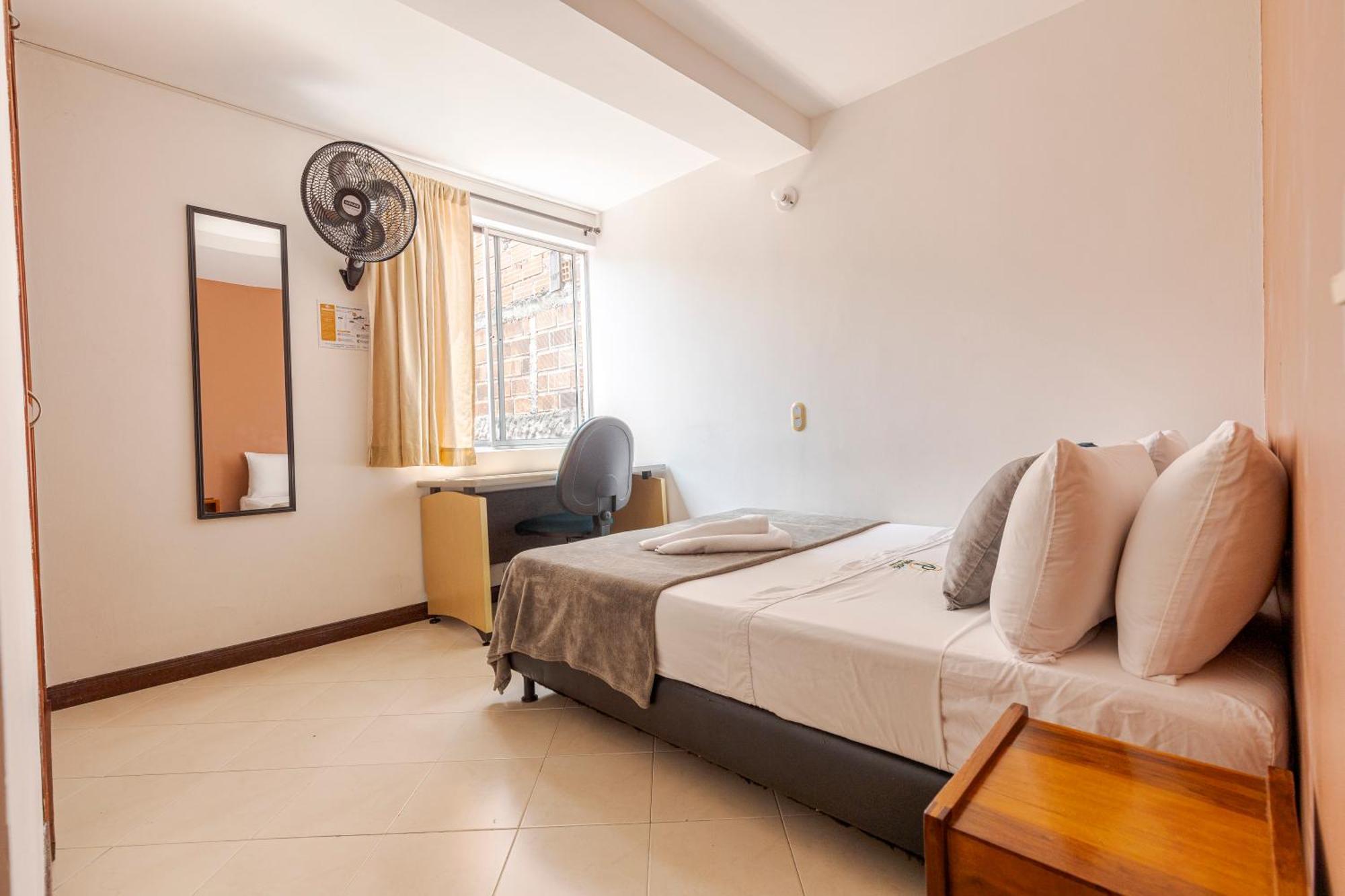 Poblado Guest House Medellin Room photo