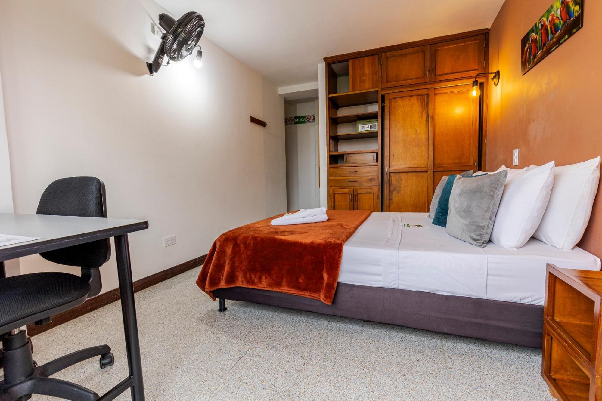 Poblado Guest House Medellin Room photo